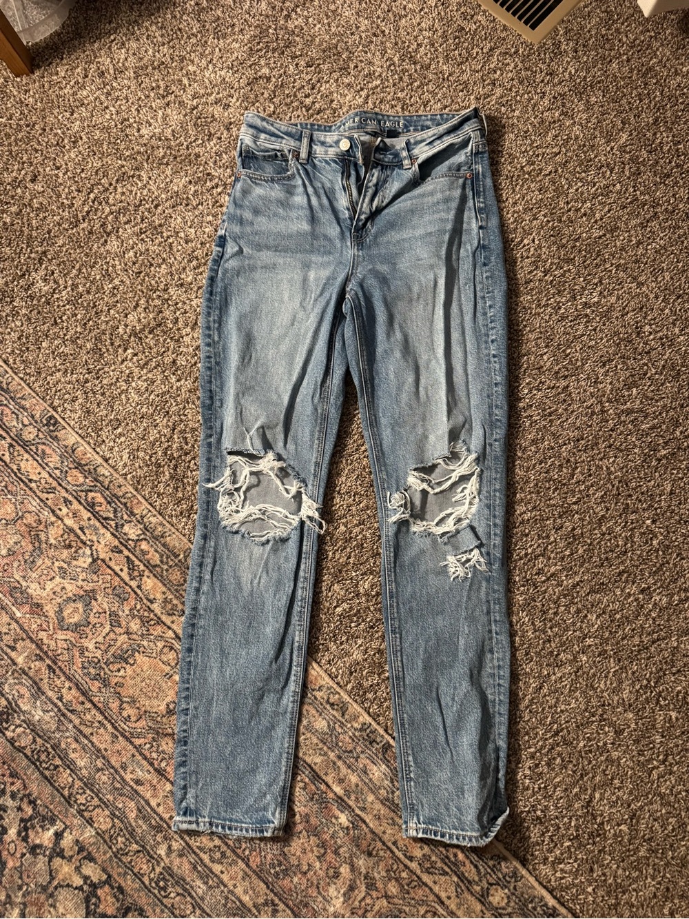 American Eagle Outfitters Mom Jean -Distressed straight leg